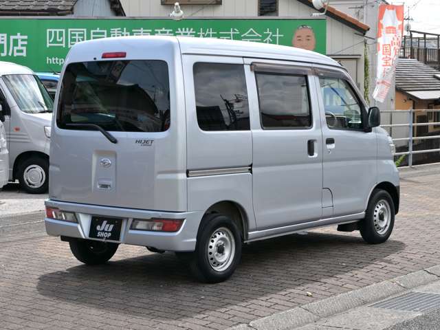 Daihatsu Hijet Cargo 8