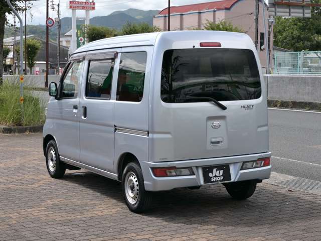 Daihatsu Hijet Cargo 10