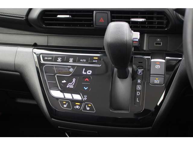 Mitsubishi eK X 12
