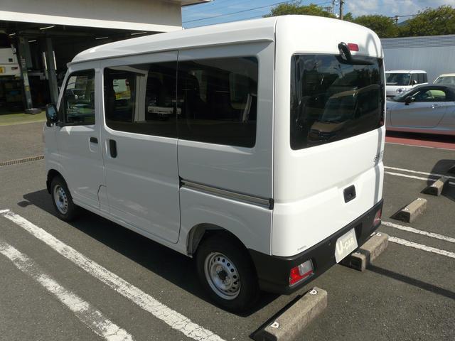 Daihatsu Hijet Cargo 12