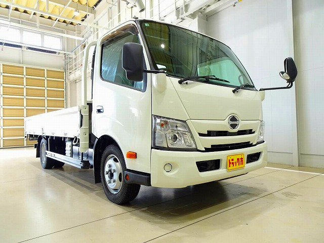 Hino Dutro 11