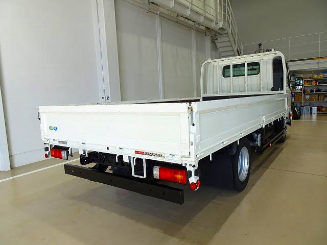 Hino Dutro 2