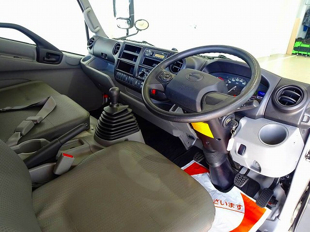 Hino Dutro 3