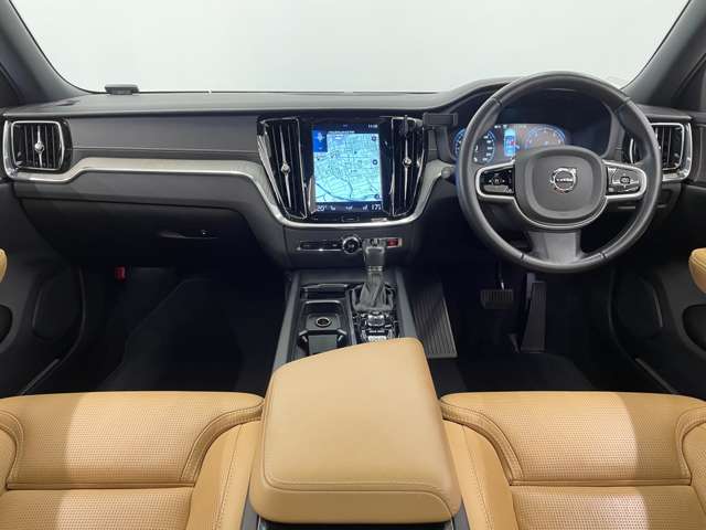 Volvo V60 Cross Country 4