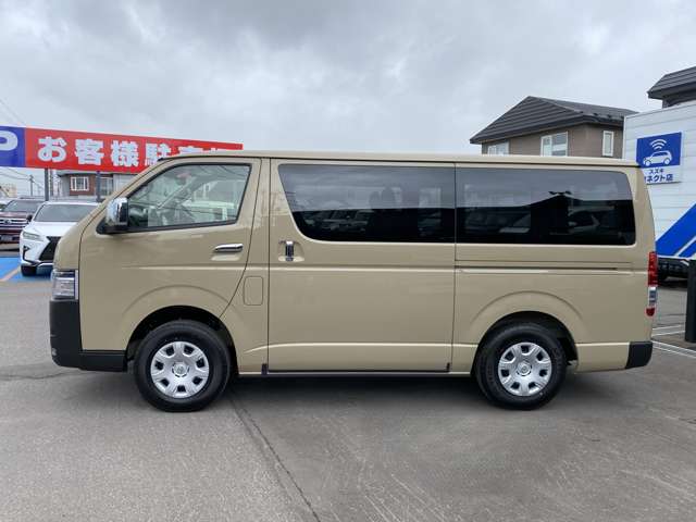 Toyota Hiace Van 5