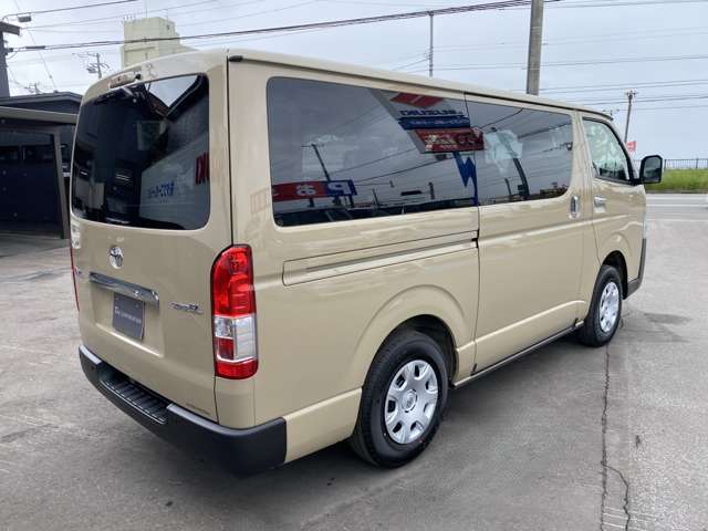 Toyota Hiace Van 6