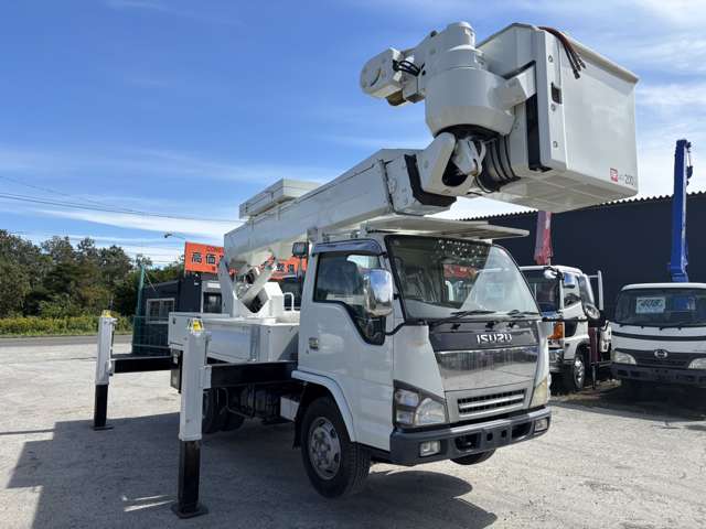 Isuzu Elf 6