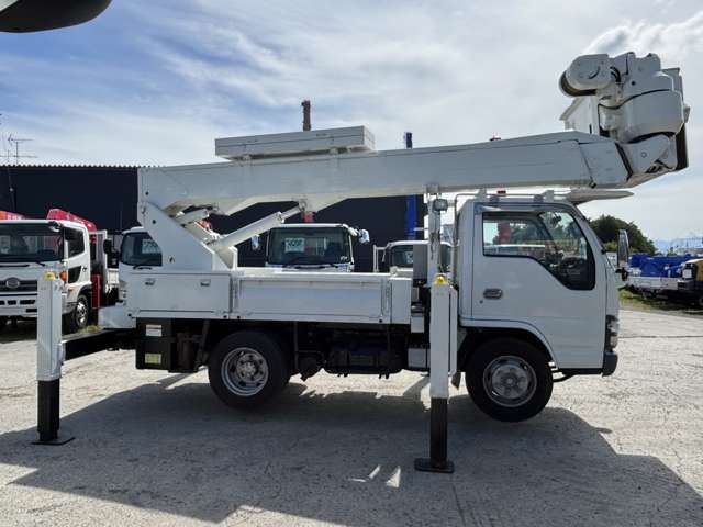 Isuzu Elf 7