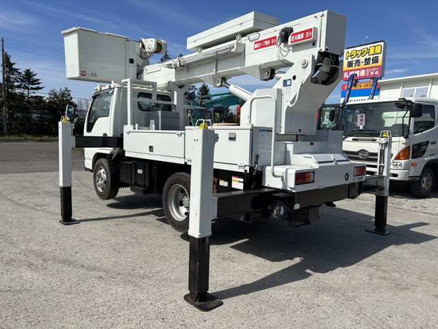 Isuzu Elf 10