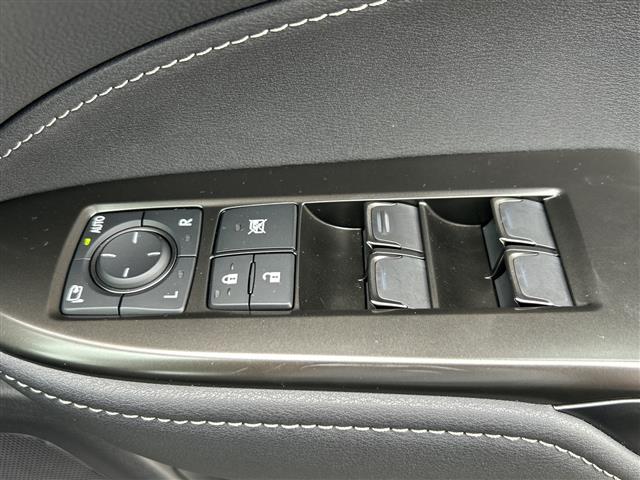 Lexus NX 12