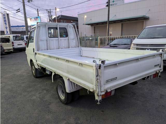 Mazda Bongo Truck 4