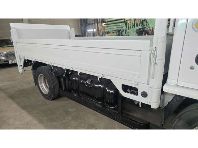Isuzu Elf 6
