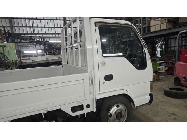 Isuzu Elf 7