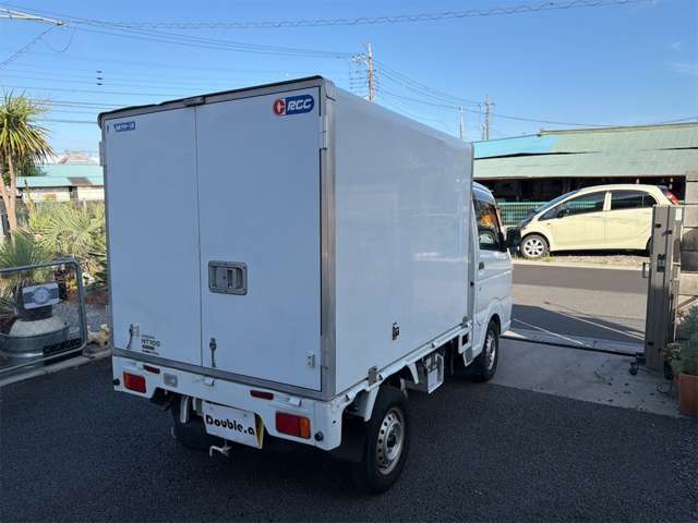 Nissan NT100 Clipper 7