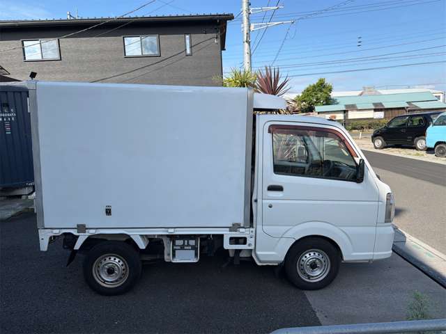 Nissan NT100 Clipper 8