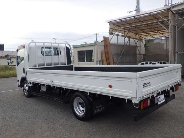 Isuzu Elf 2
