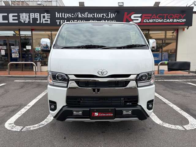 Toyota Hiace Van 2