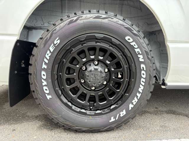 Toyota Hiace Van 8