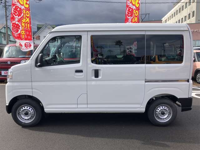 Daihatsu Hijet Cargo 6