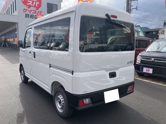 Daihatsu Hijet Cargo 8