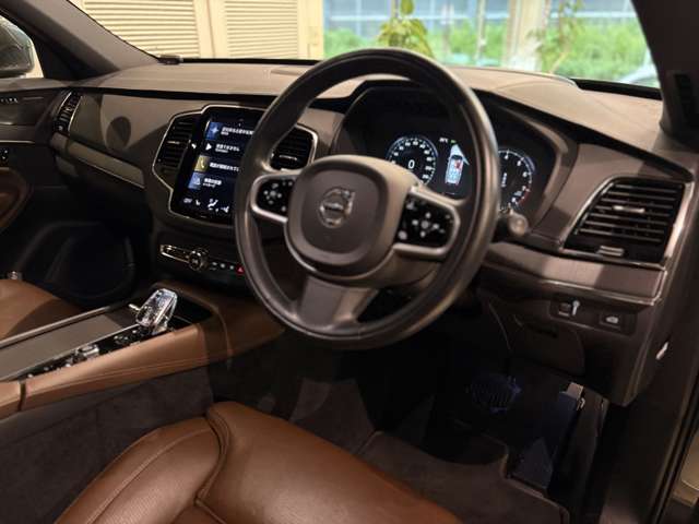 Volvo XC90 11