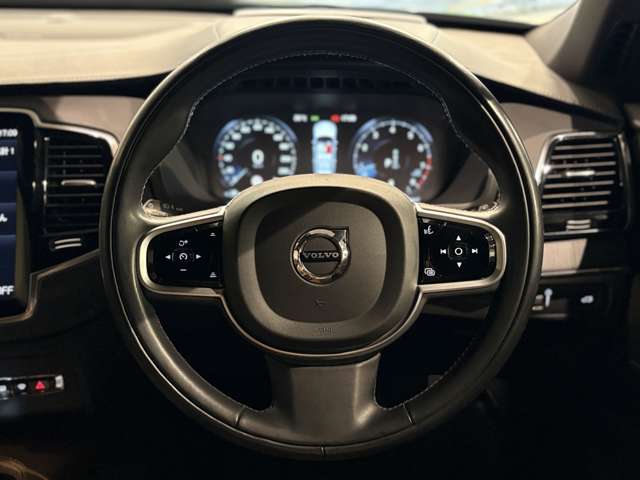Volvo XC90 10