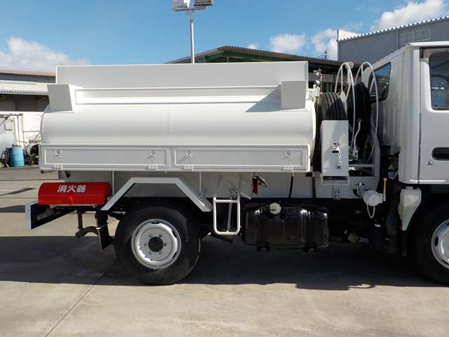 Isuzu Elf 11