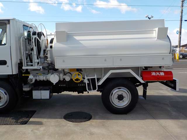 Isuzu Elf 12