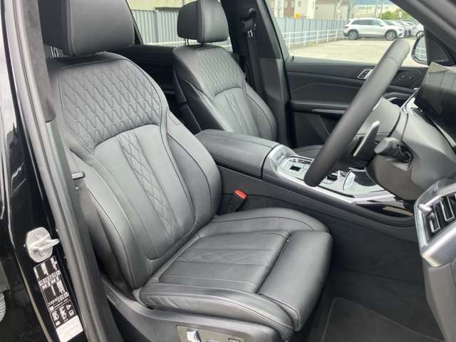 BMW X7 8