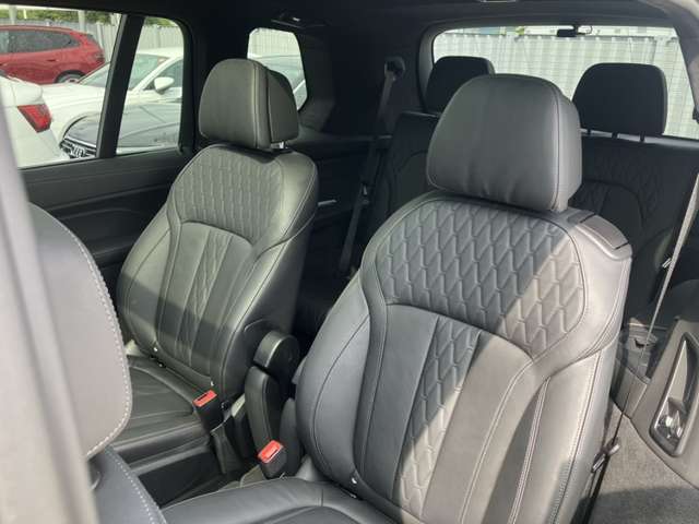 BMW X7 9