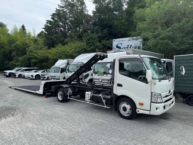 Hino Dutro 11