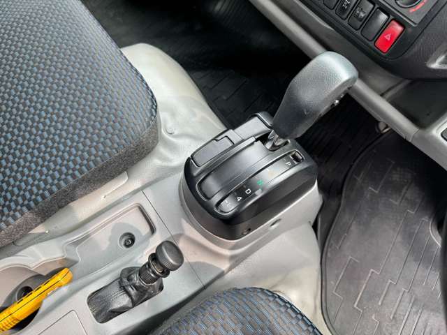Hino Dutro 5