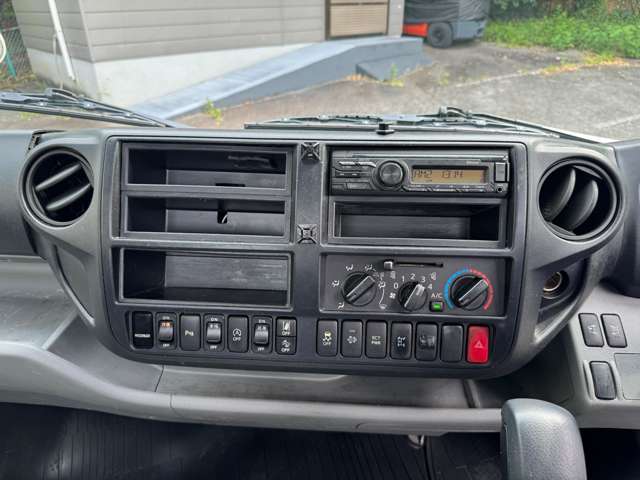 Hino Dutro 7