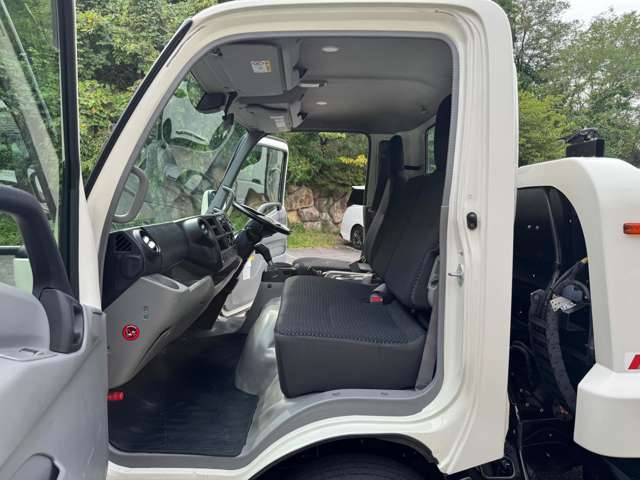 Hino Dutro 9