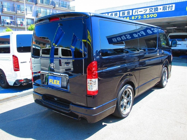Toyota Hiace Van 3