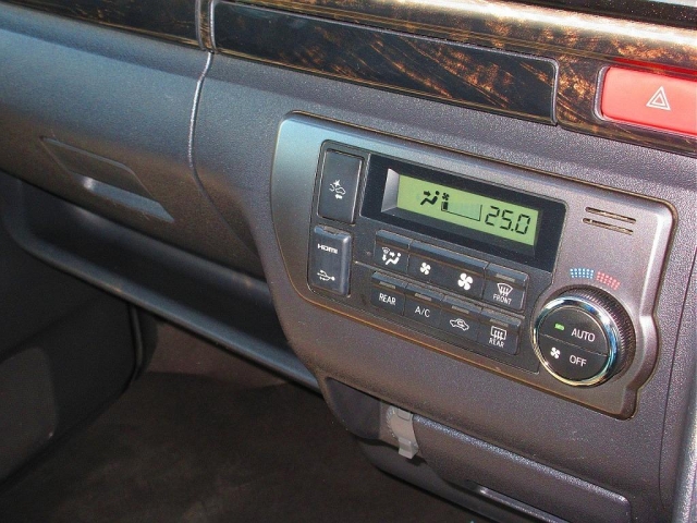 Toyota Hiace Van 8