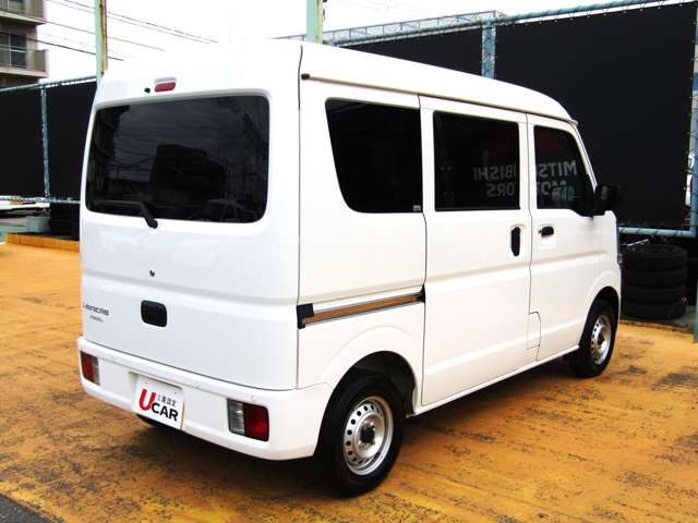 Mitsubishi Minicab Van 6