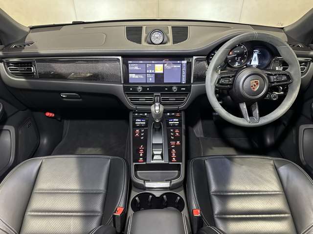 Porsche Macan 2