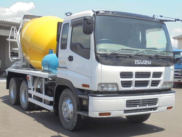 Isuzu Giga 8