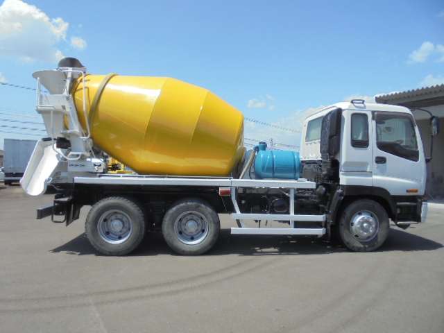 Isuzu Giga 9