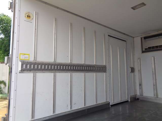 Mitsubishi Fuso Canter 12
