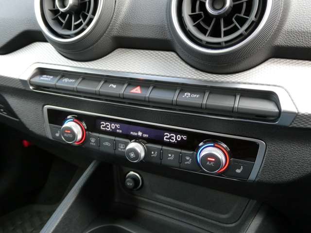 Audi Q2 11