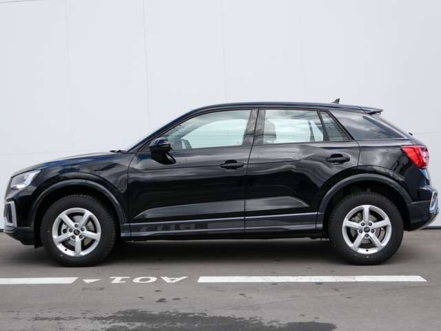 Audi Q2 3
