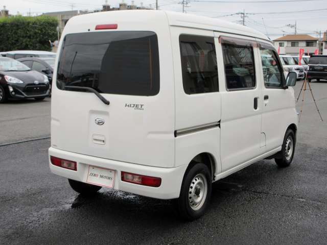 Daihatsu Hijet Cargo 11