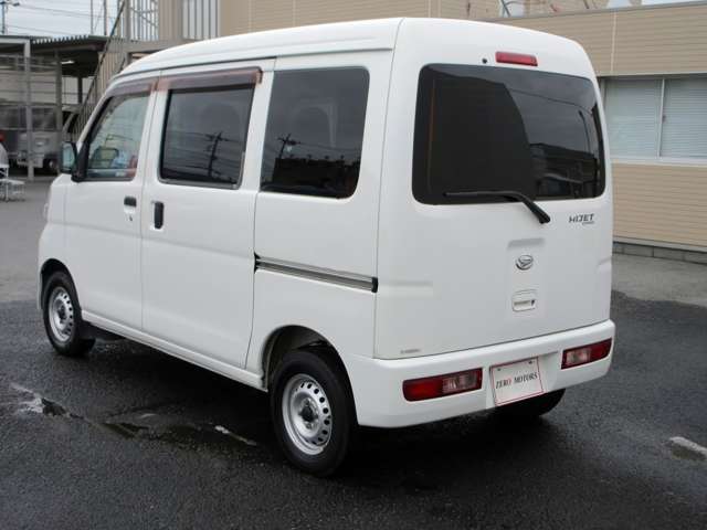 Daihatsu Hijet Cargo 12