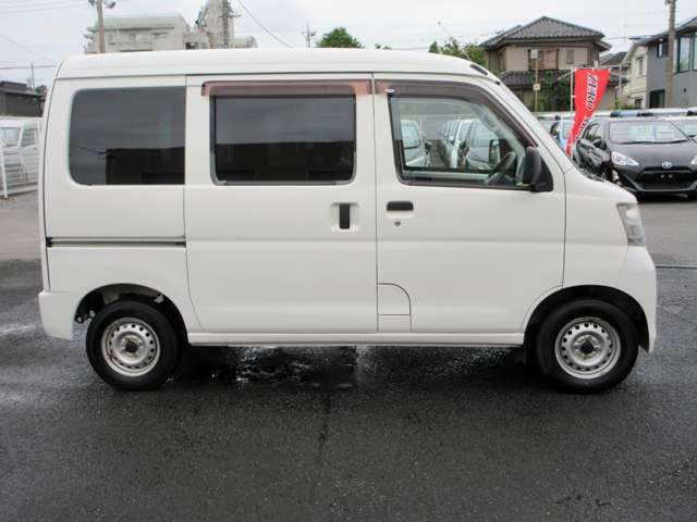 Daihatsu Hijet Cargo 7