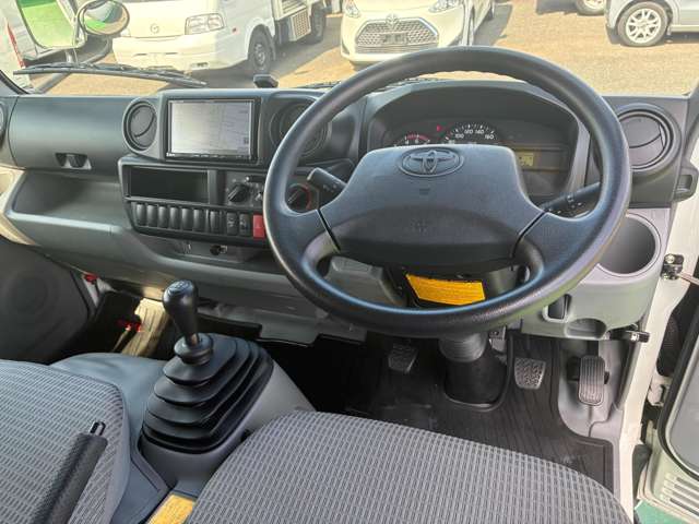 Toyota Dyna Route Van 6