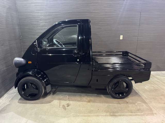 Daihatsu Midget II 11