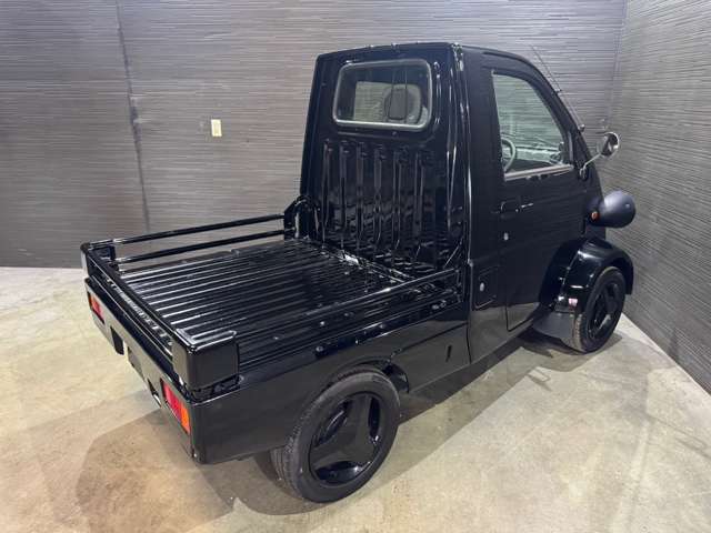 Daihatsu Midget II 8