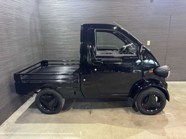 Daihatsu Midget II 10